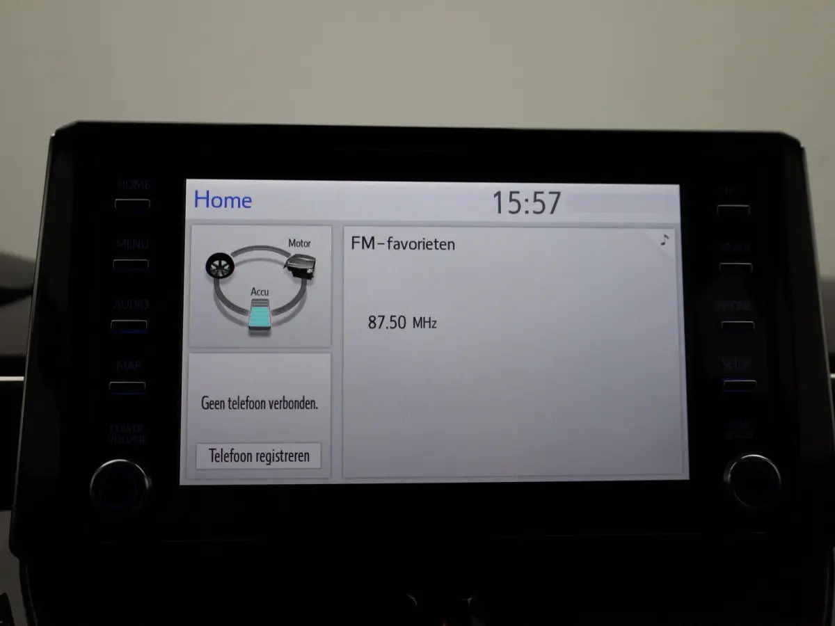 1.8 Hybrid Business | Automaat | DAB  | Camera | Apple CarPlay / Android auto | Climate control | Cruise control | Bluetooth |