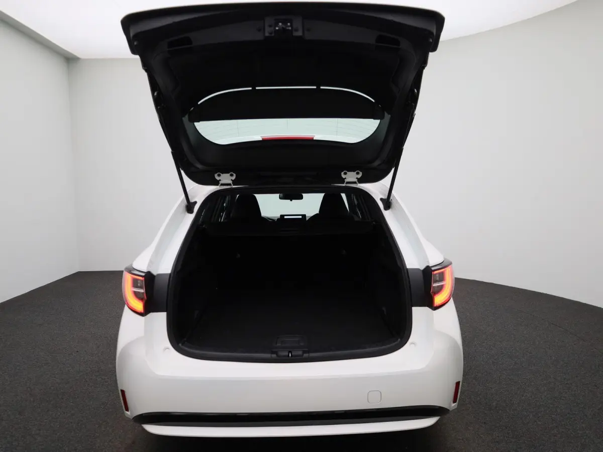 1.8 Hybrid Business | Automaat | DAB  | Camera | Apple CarPlay / Android auto | Climate control | Cruise control | Bluetooth |