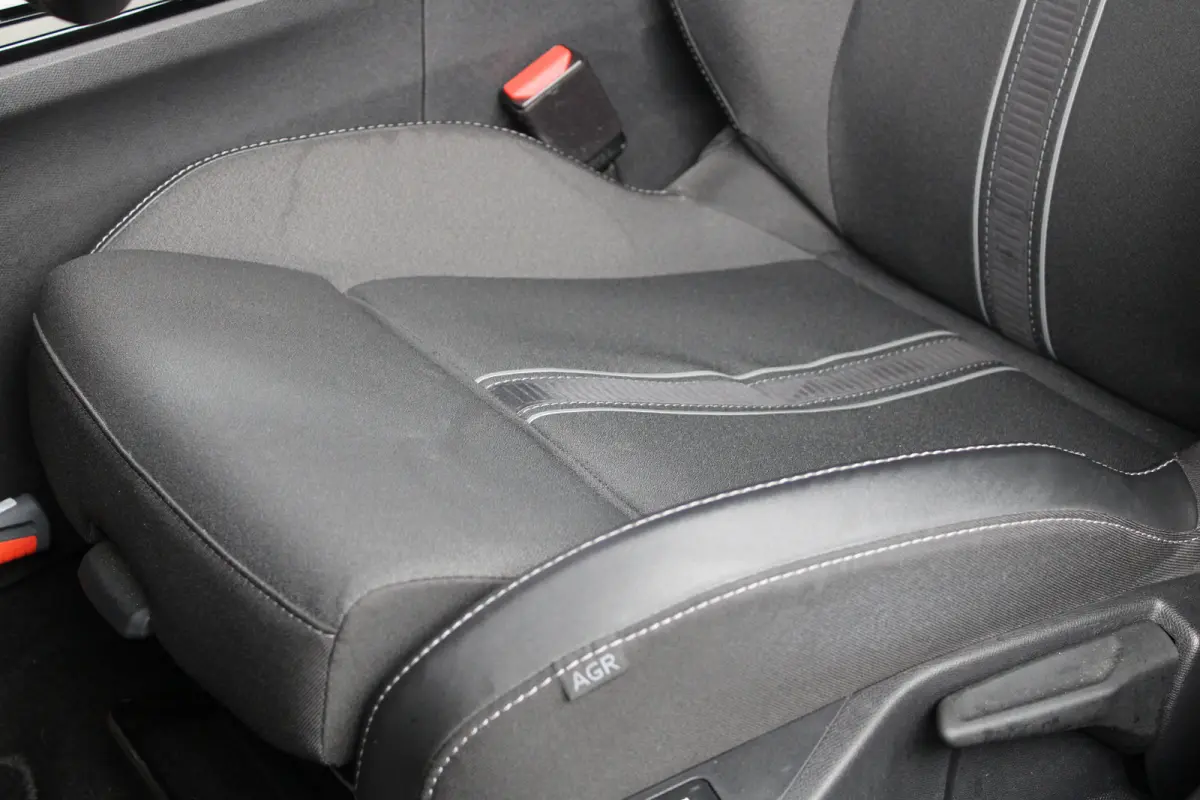 1.2 Turbo Hybrid GS | Adaptieve cruise control | AGR stoelen | Keyless entry | Keyless start |