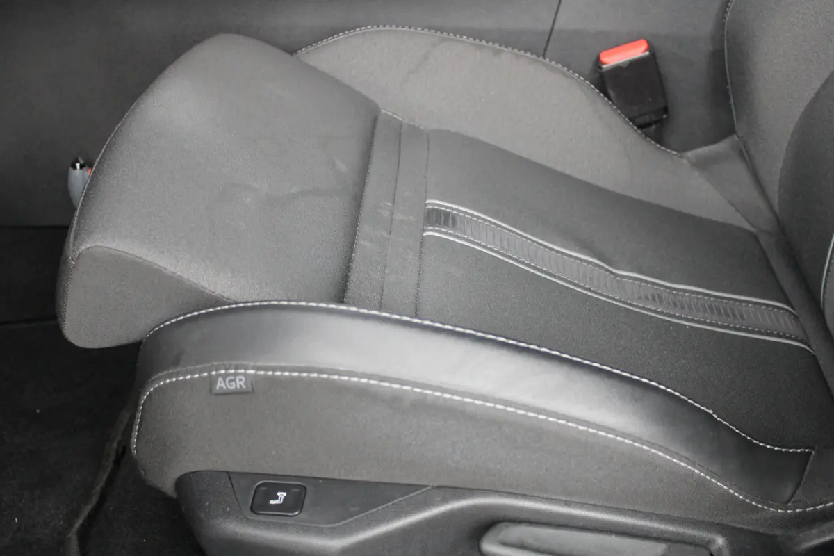 1.2 Turbo Hybrid GS | Adaptieve cruise control | AGR stoelen | Keyless entry | Keyless start |