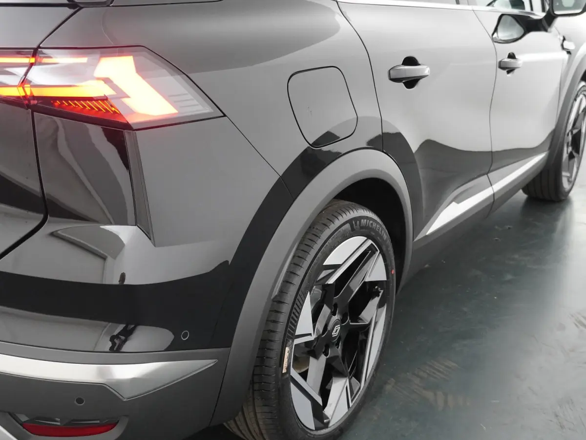 1.8 E-Tech full hybrid 160 iconic