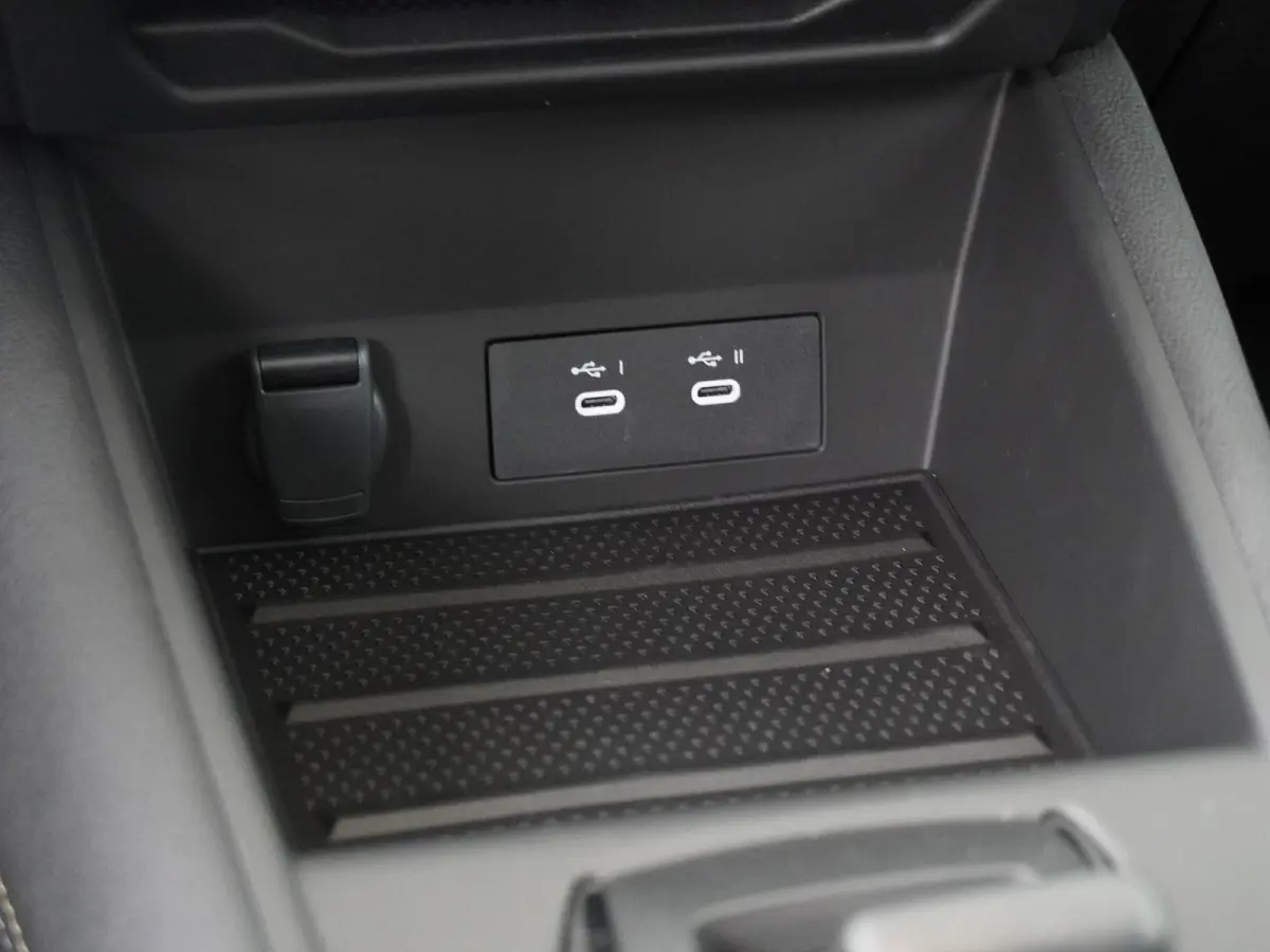 1.8 E-Tech full hybrid 160 iconic