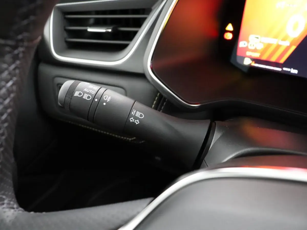 1.8 E-Tech full hybrid 160 iconic