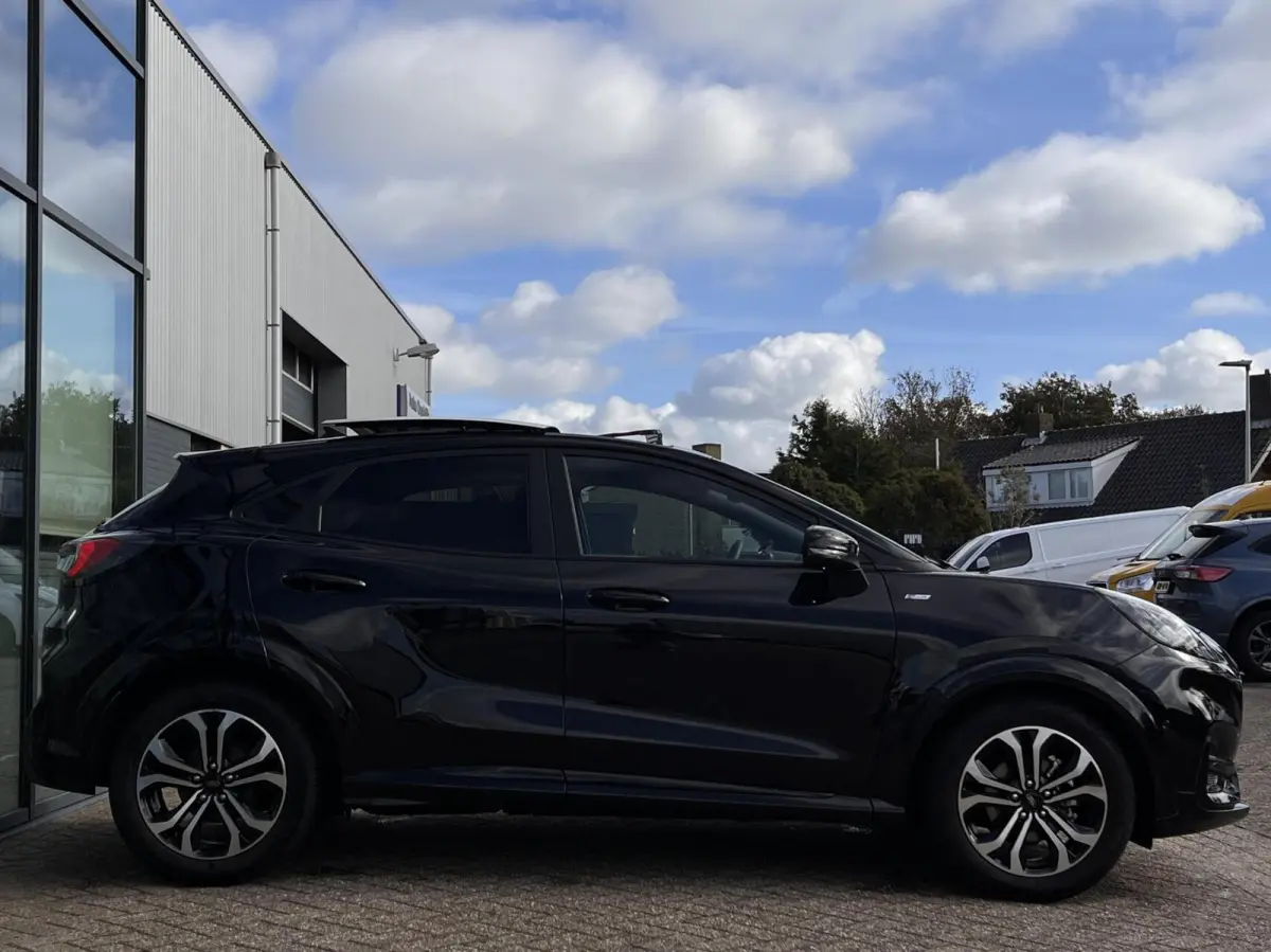 1.0 EcoBoost ST-Line 125PK Panodak Winterpack Adaptieve Cruise Camera Blind-Spot Parkeersensoren Climate Privacy Glass *Compleet*