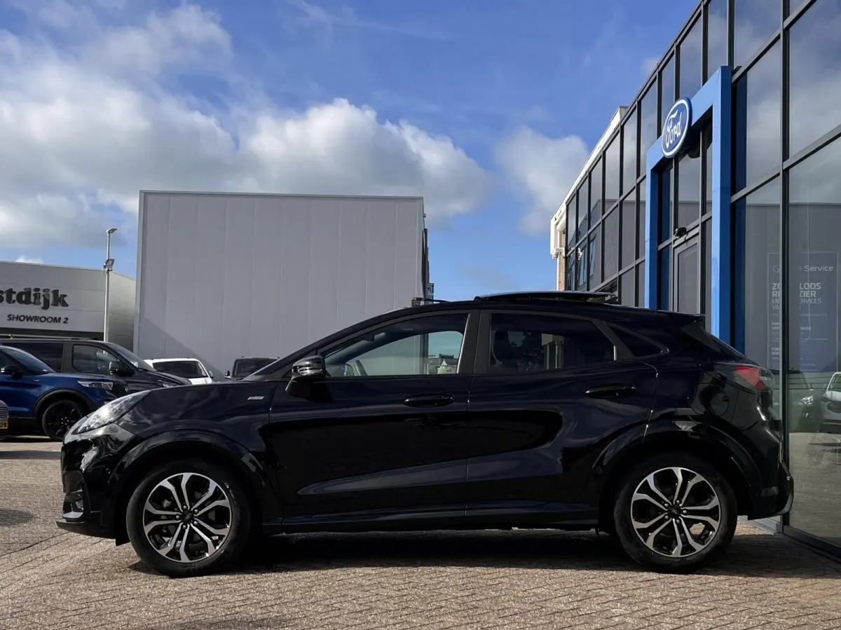 1.0 EcoBoost ST-Line 125PK Panodak Winterpack Adaptieve Cruise Camera Blind-Spot Parkeersensoren Climate Privacy Glass *Compleet*