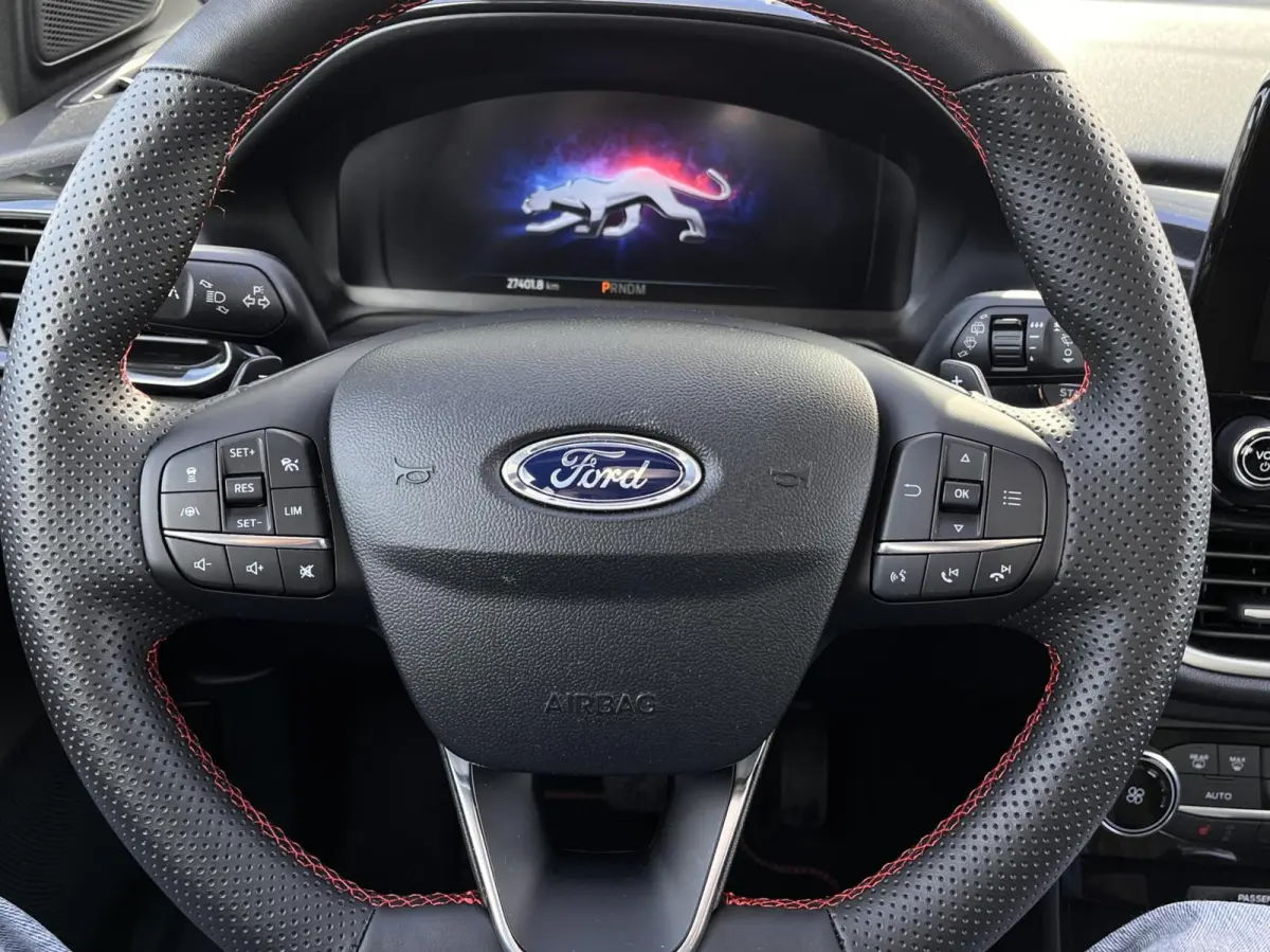 1.0 EcoBoost ST-Line 125PK Panodak Winterpack Adaptieve Cruise Camera Blind-Spot Parkeersensoren Climate Privacy Glass *Compleet*