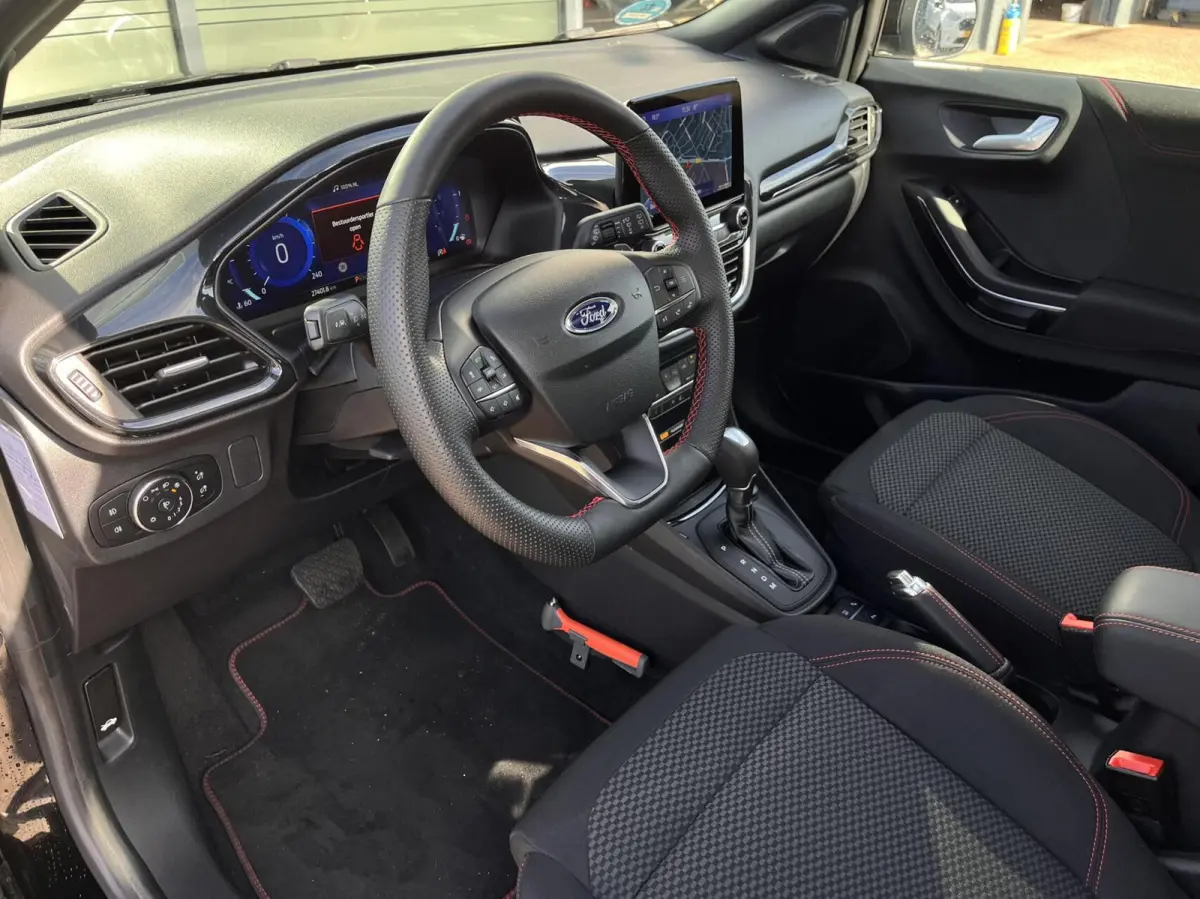 1.0 EcoBoost ST-Line 125PK Panodak Winterpack Adaptieve Cruise Camera Blind-Spot Parkeersensoren Climate Privacy Glass *Compleet*