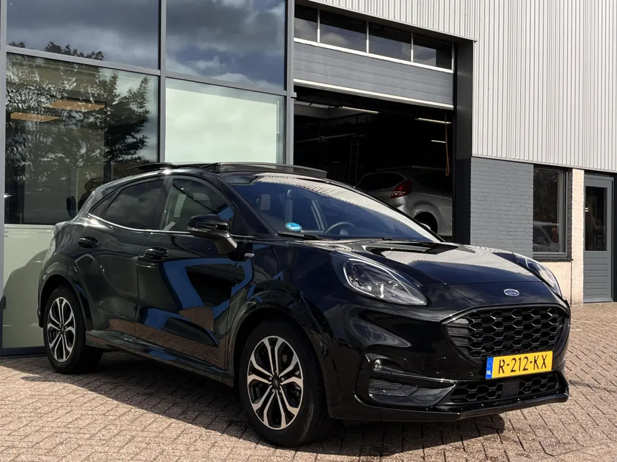 1.0 EcoBoost ST-Line 125PK Panodak Winterpack Adaptieve Cruise Camera Blind-Spot Parkeersensoren Climate Privacy Glass *Compleet*