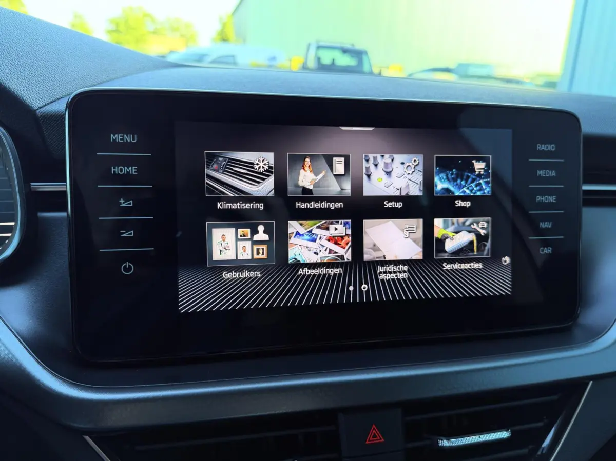 1.0 TSI Business Edition 22DKM!! | CARPLAY | CAM | NAV | PDC | LED | DIGI.DASH | STOELVERW. 1'EIG