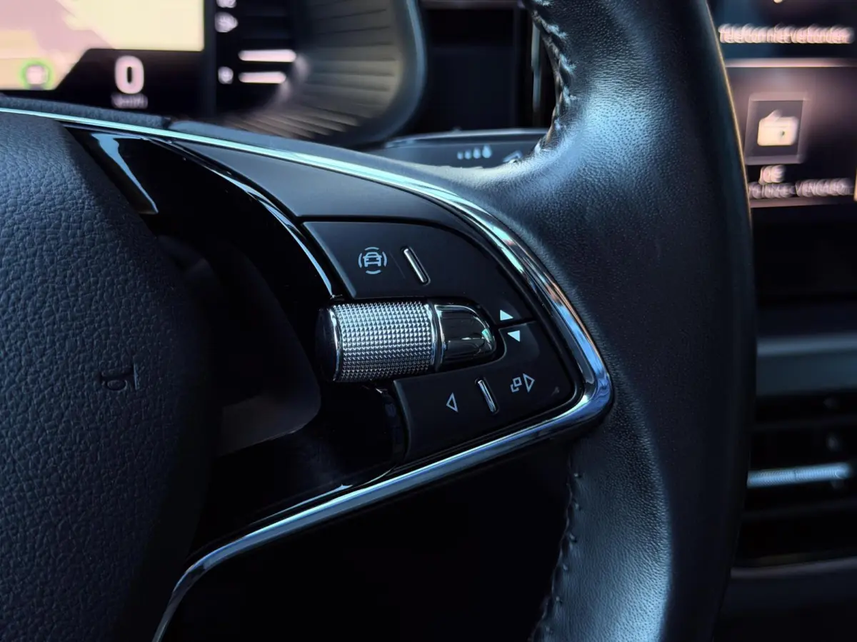 1.0 TSI Business Edition 22DKM!! | CARPLAY | CAM | NAV | PDC | LED | DIGI.DASH | STOELVERW. 1'EIG