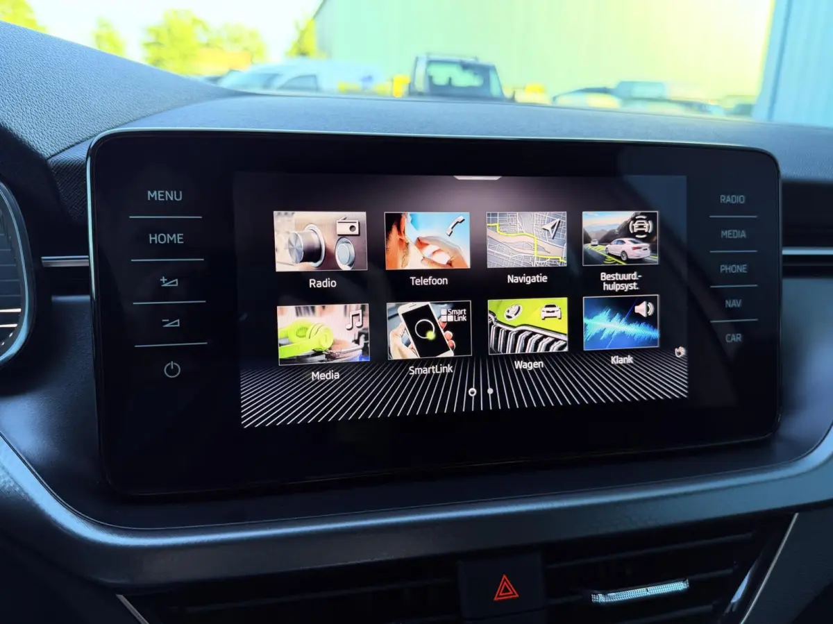 1.0 TSI Business Edition 22DKM!! | CARPLAY | CAM | NAV | PDC | LED | DIGI.DASH | STOELVERW. 1'EIG