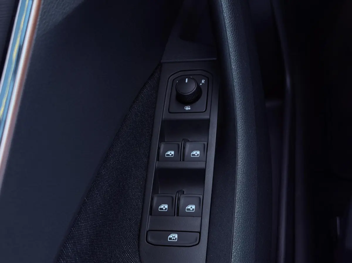 1.0 TSI Business Edition 22DKM!! | CARPLAY | CAM | NAV | PDC | LED | DIGI.DASH | STOELVERW. 1'EIG