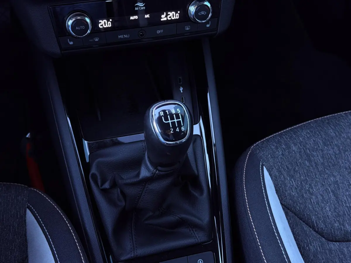 1.0 TSI Business Edition 22DKM!! | CARPLAY | CAM | NAV | PDC | LED | DIGI.DASH | STOELVERW. 1'EIG