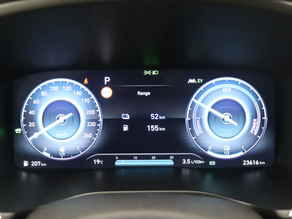 PHEV Premium Sky SOH 100% | Achterbank verwarmd | Achteruitrijcamera 360 graden | Airco (automatisch)