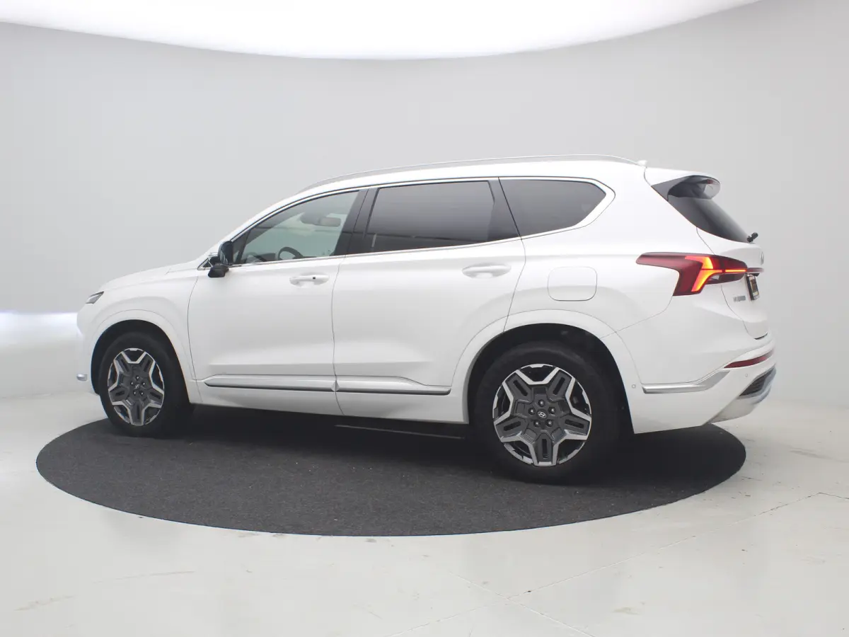 PHEV Premium Sky SOH 100% | Achterbank verwarmd | Achteruitrijcamera 360 graden | Airco (automatisch)