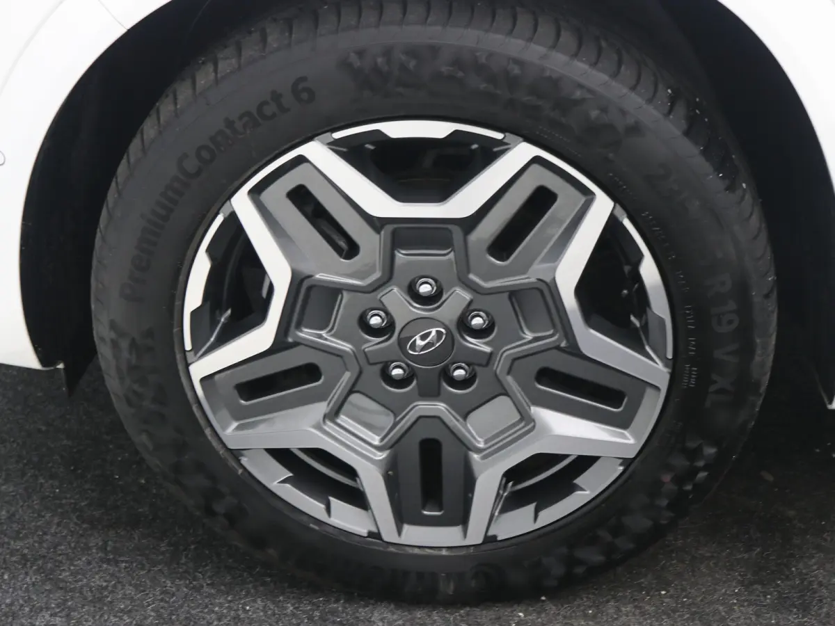 PHEV Premium Sky SOH 100% | Achterbank verwarmd | Achteruitrijcamera 360 graden | Airco (automatisch)