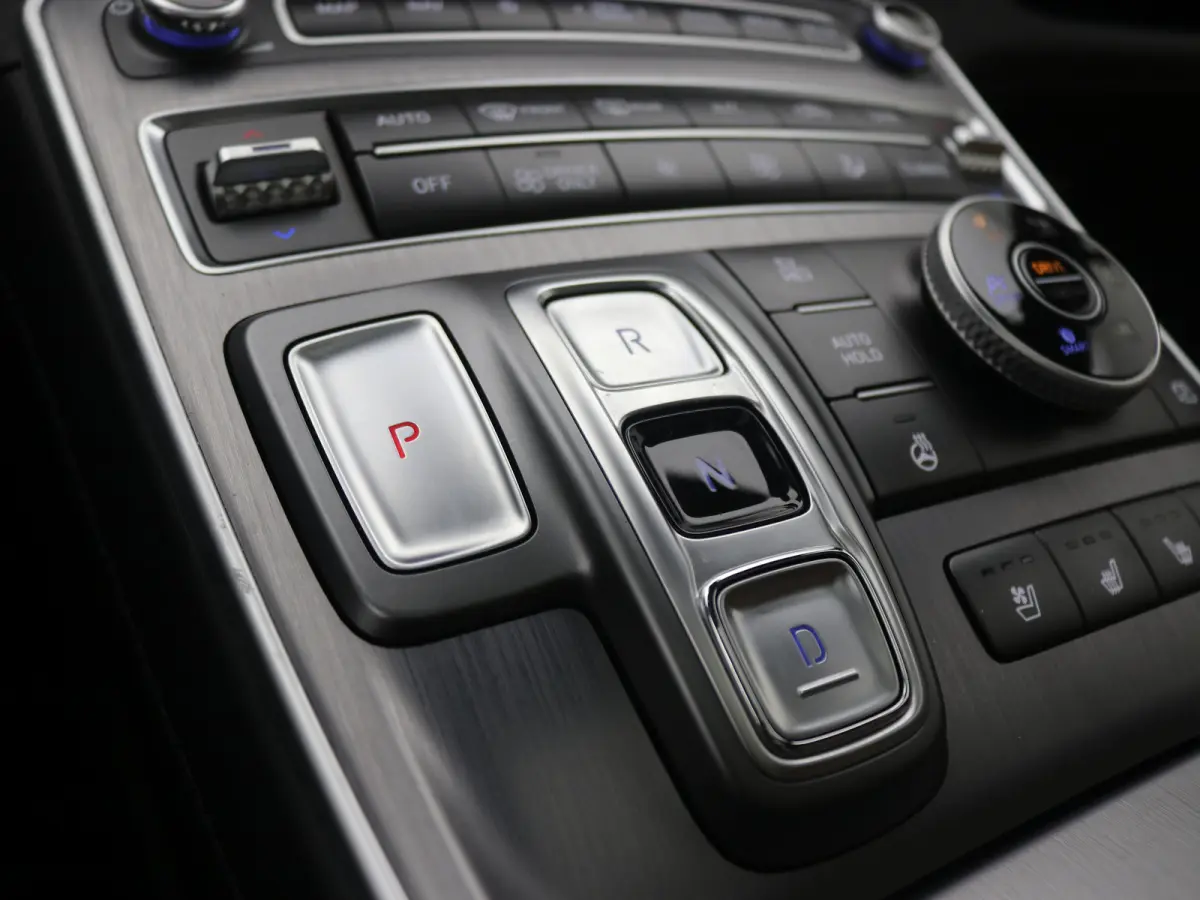 PHEV Premium Sky SOH 100% | Achterbank verwarmd | Achteruitrijcamera 360 graden | Airco (automatisch)