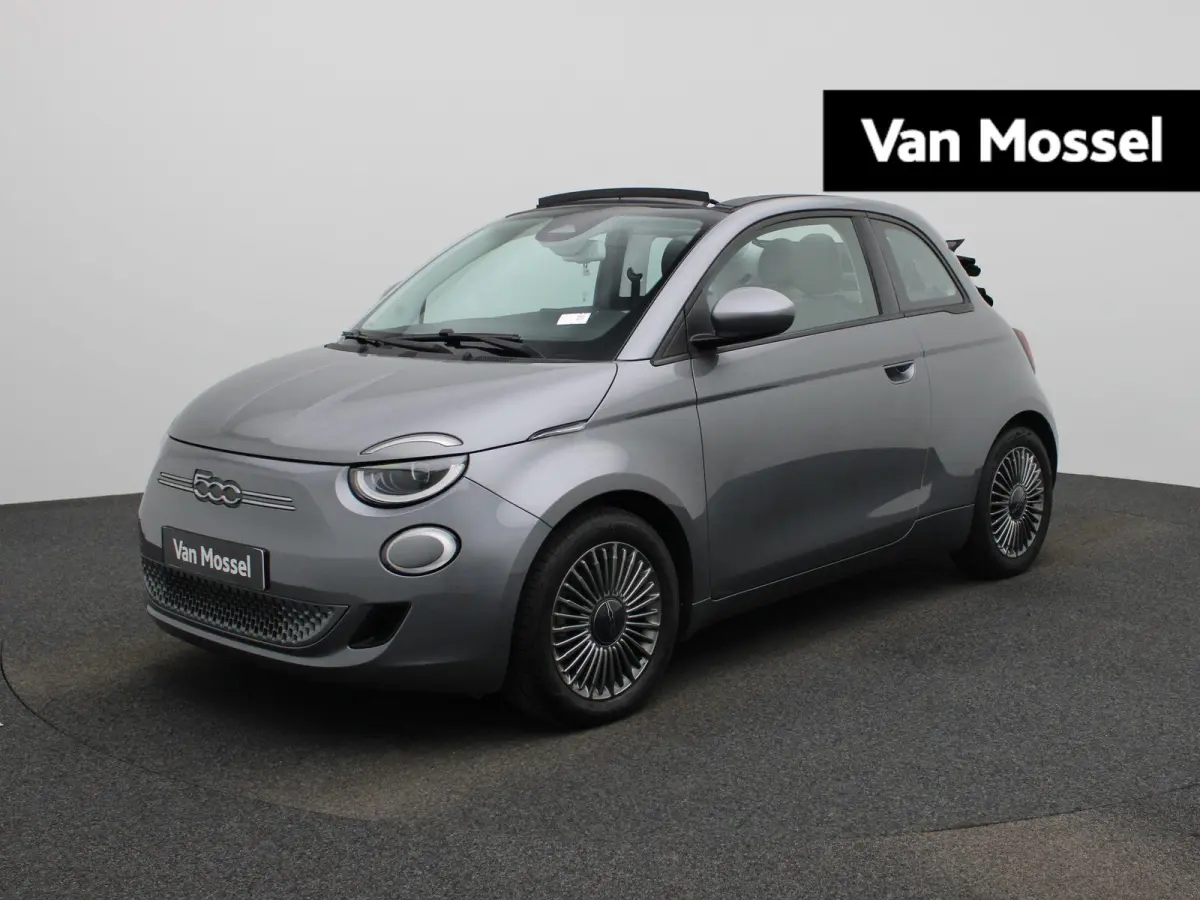 500e 42 kWh Icon | SOH 94.5% | ACHTERUITRIJCAMERA | STOELVERWARMING | APPLE CARPLAY - ANDROID AUTO | CLIMATE CONTROL | CRUISE CONTROL | LICHTMETALEN VELGEN | LED VERLICHTING | KEYLESS |
