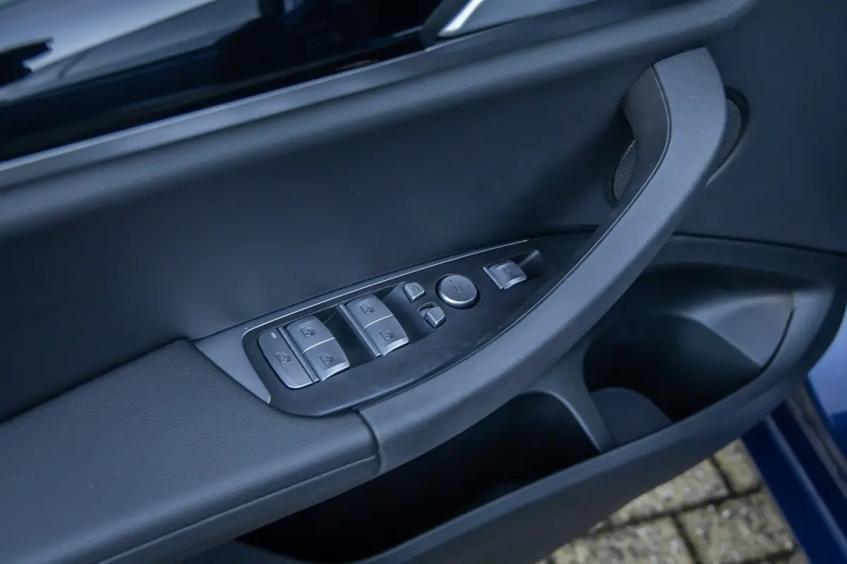 Executive 80 kWh | Pano | Trekhaak | Leder | Memory | Adap.cruise | Camera | Digitaal dashboard | Achteruitrijcamera | Apple Carplay/Android Auto|telefoonintegratie premium | Cruise control 