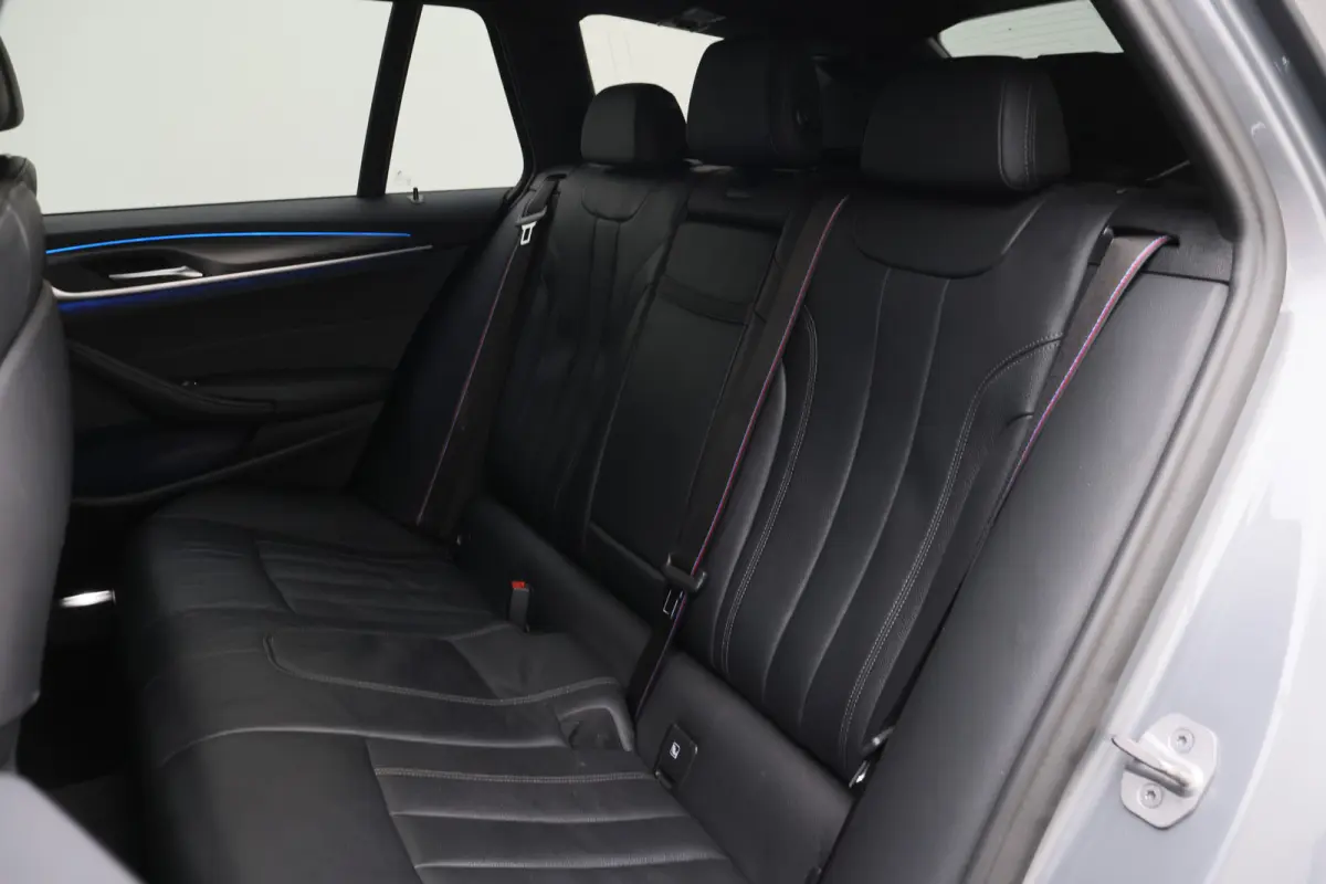 530e M Sport Edition Leer, Soft-Close, 360° Camera, Head-Up, Stoelverwarming/ventilatie, LED, 19''