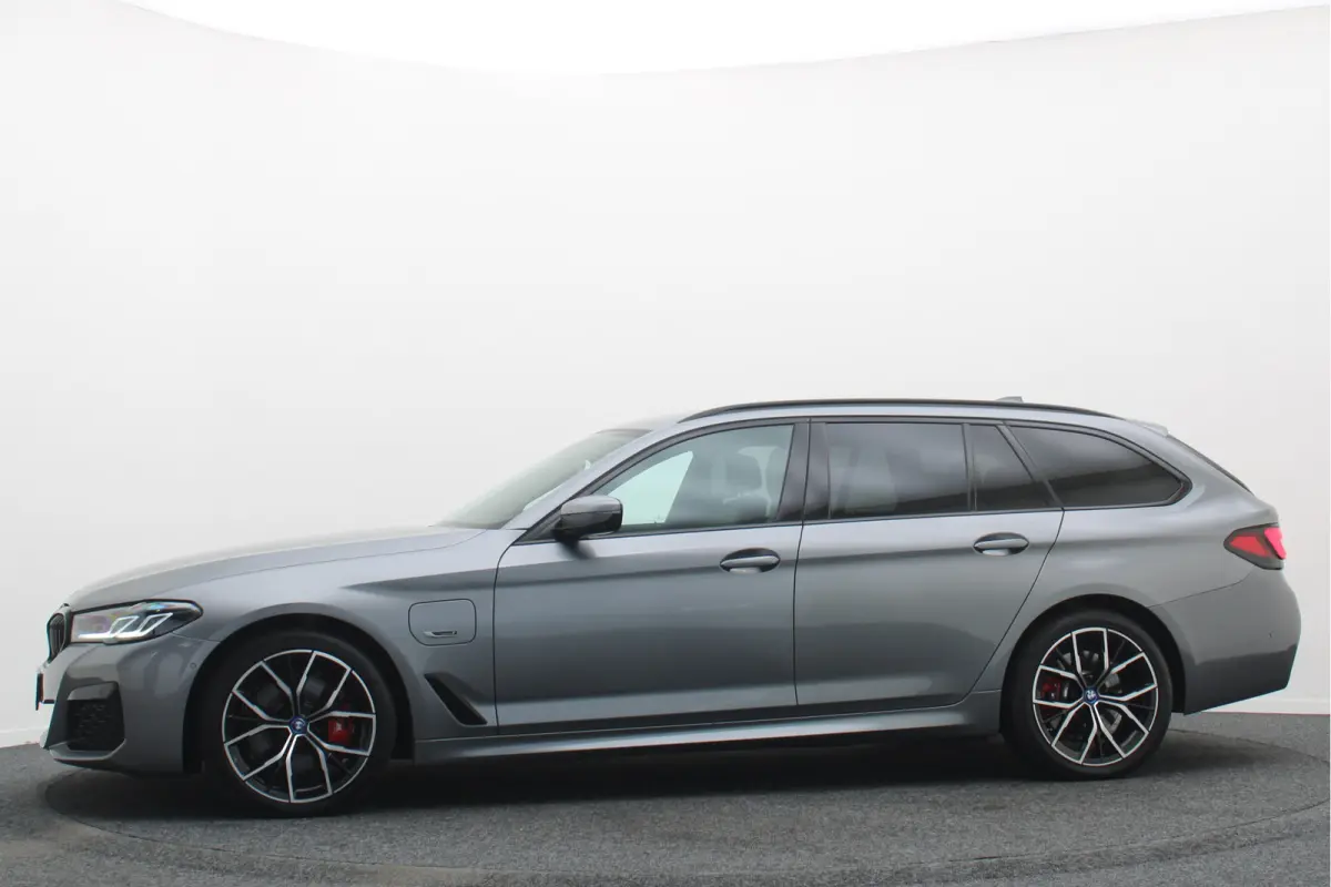 530e M Sport Edition Leer, Soft-Close, 360° Camera, Head-Up, Stoelverwarming/ventilatie, LED, 19''