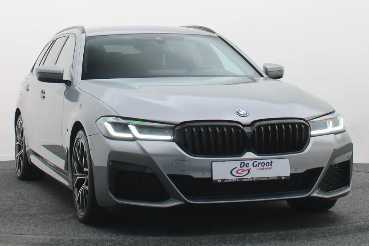 530e M Sport Edition Leer, Soft-Close, 360° Camera, Head-Up, Stoelverwarming/ventilatie, LED, 19''
