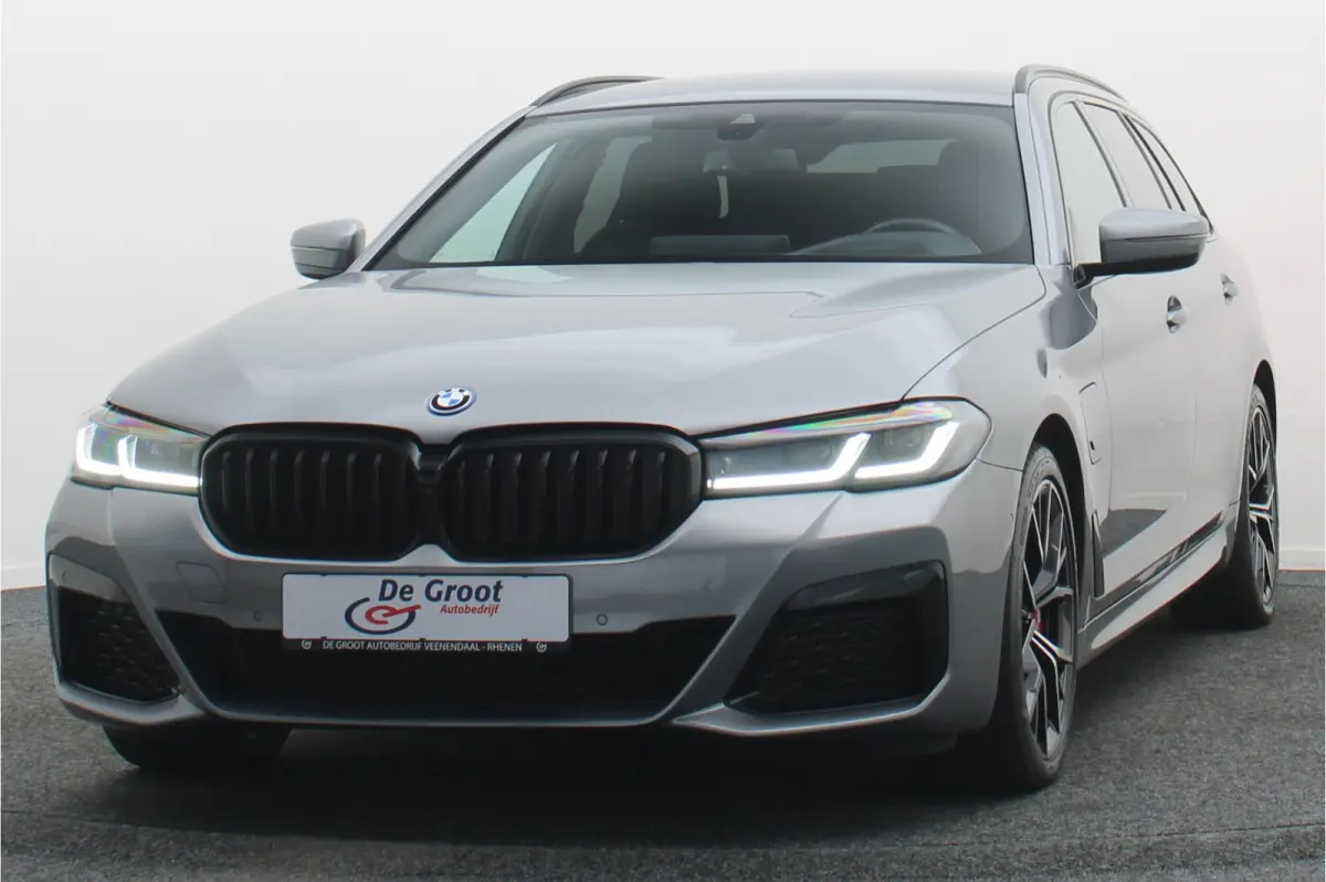 530e M Sport Edition Leer, Soft-Close, 360° Camera, Head-Up, Stoelverwarming/ventilatie, LED, 19''