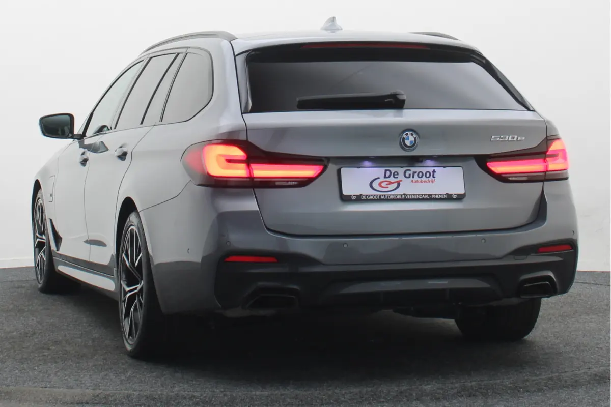 530e M Sport Edition Leer, Soft-Close, 360° Camera, Head-Up, Stoelverwarming/ventilatie, LED, 19''