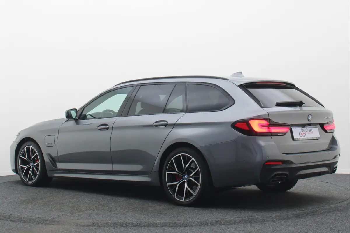 530e M Sport Edition Leer, Soft-Close, 360° Camera, Head-Up, Stoelverwarming/ventilatie, LED, 19''