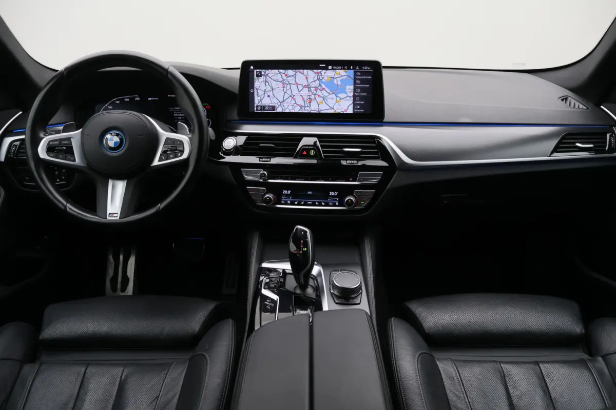 530e M Sport Edition Leer, Soft-Close, 360° Camera, Head-Up, Stoelverwarming/ventilatie, LED, 19''