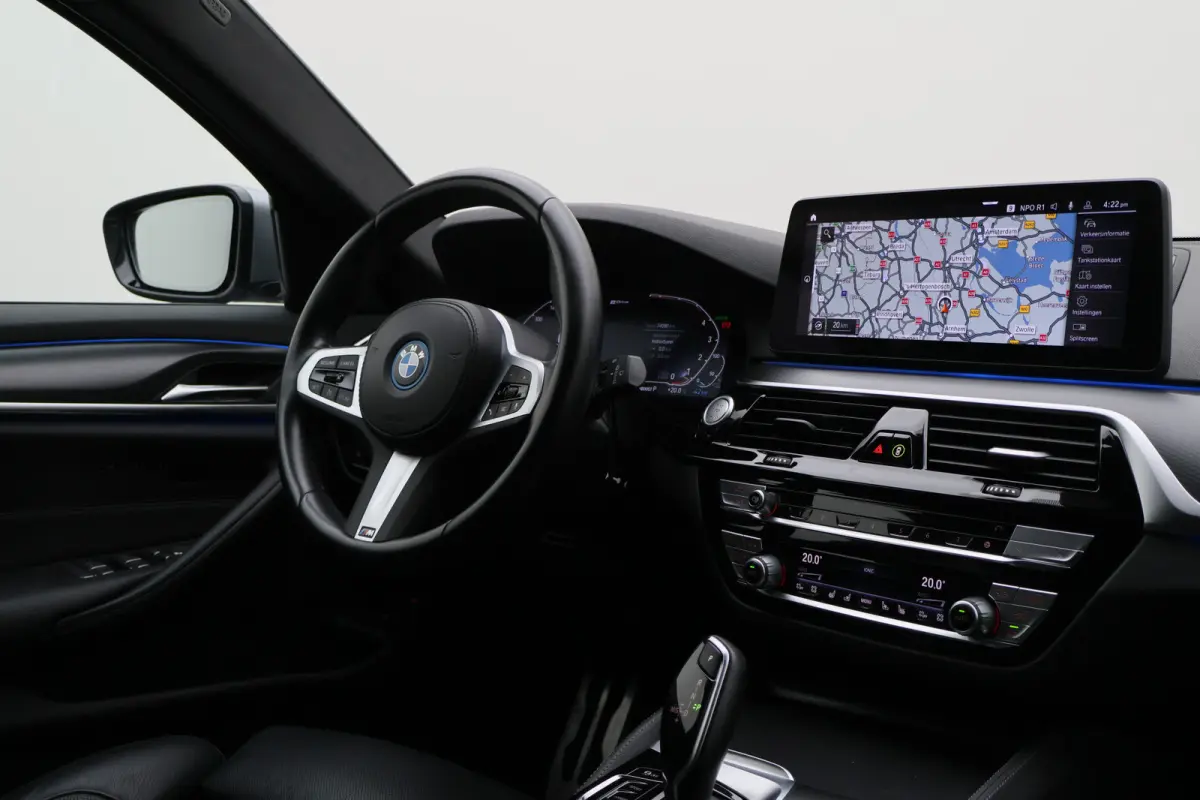 530e M Sport Edition Leer, Soft-Close, 360° Camera, Head-Up, Stoelverwarming/ventilatie, LED, 19''