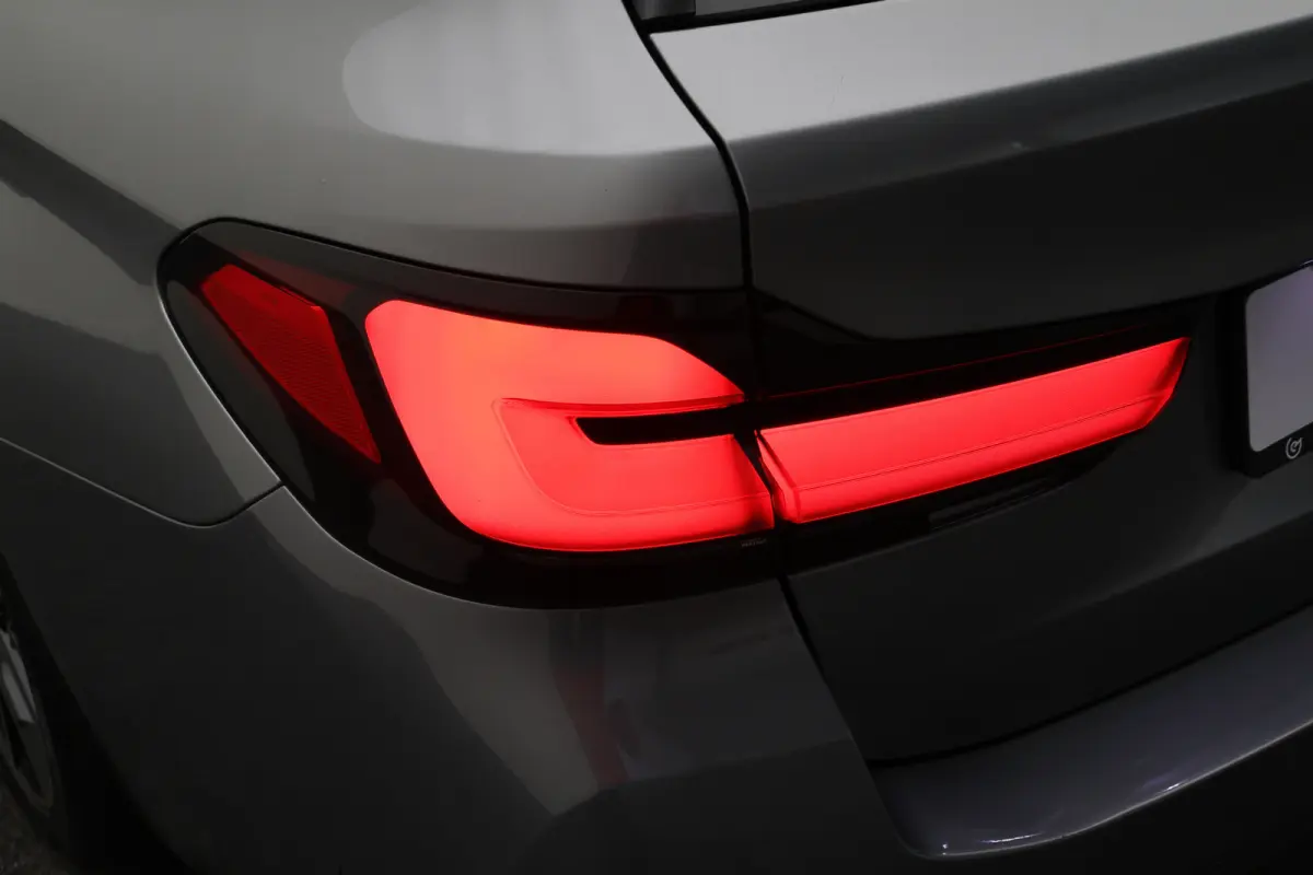 530e M Sport Edition Leer, Soft-Close, 360° Camera, Head-Up, Stoelverwarming/ventilatie, LED, 19''