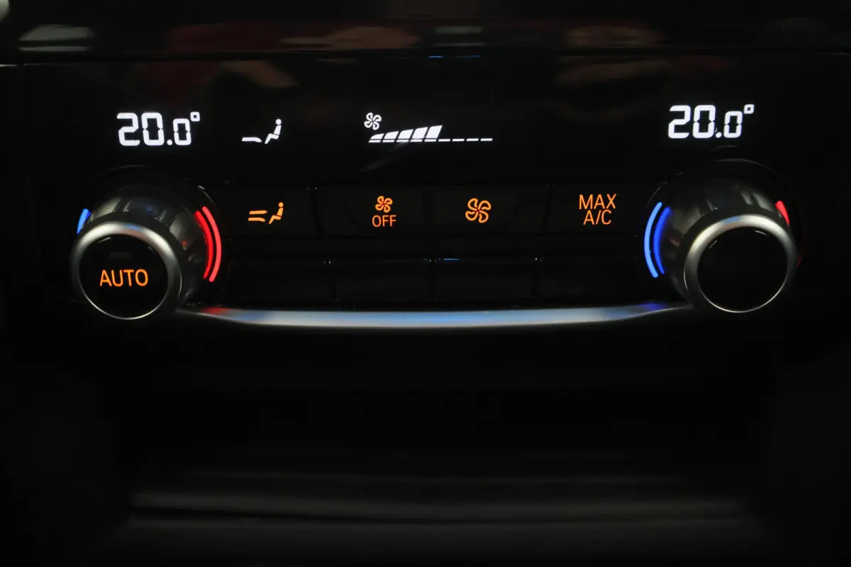 530e M Sport Edition Leer, Soft-Close, 360° Camera, Head-Up, Stoelverwarming/ventilatie, LED, 19''
