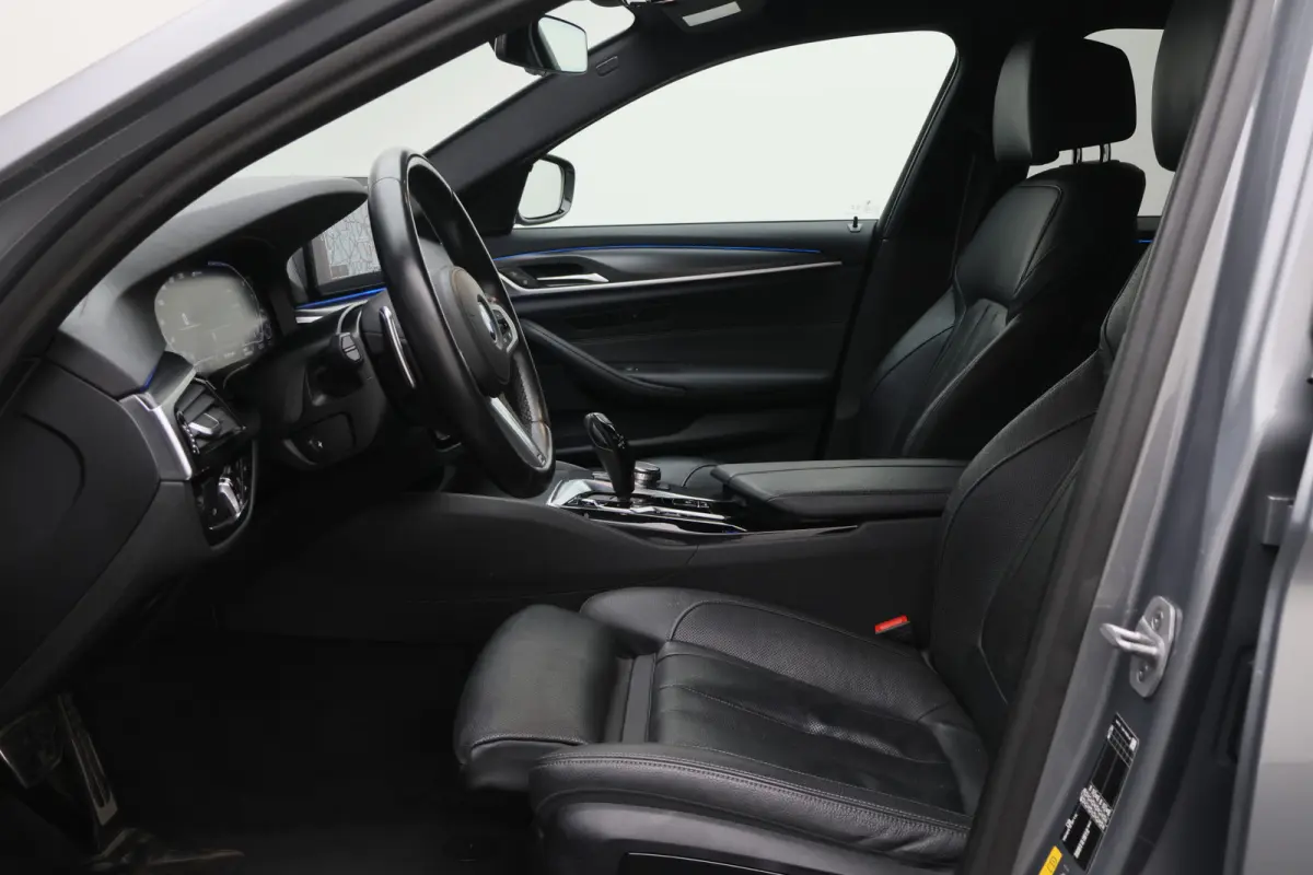 530e M Sport Edition Leer, Soft-Close, 360° Camera, Head-Up, Stoelverwarming/ventilatie, LED, 19''
