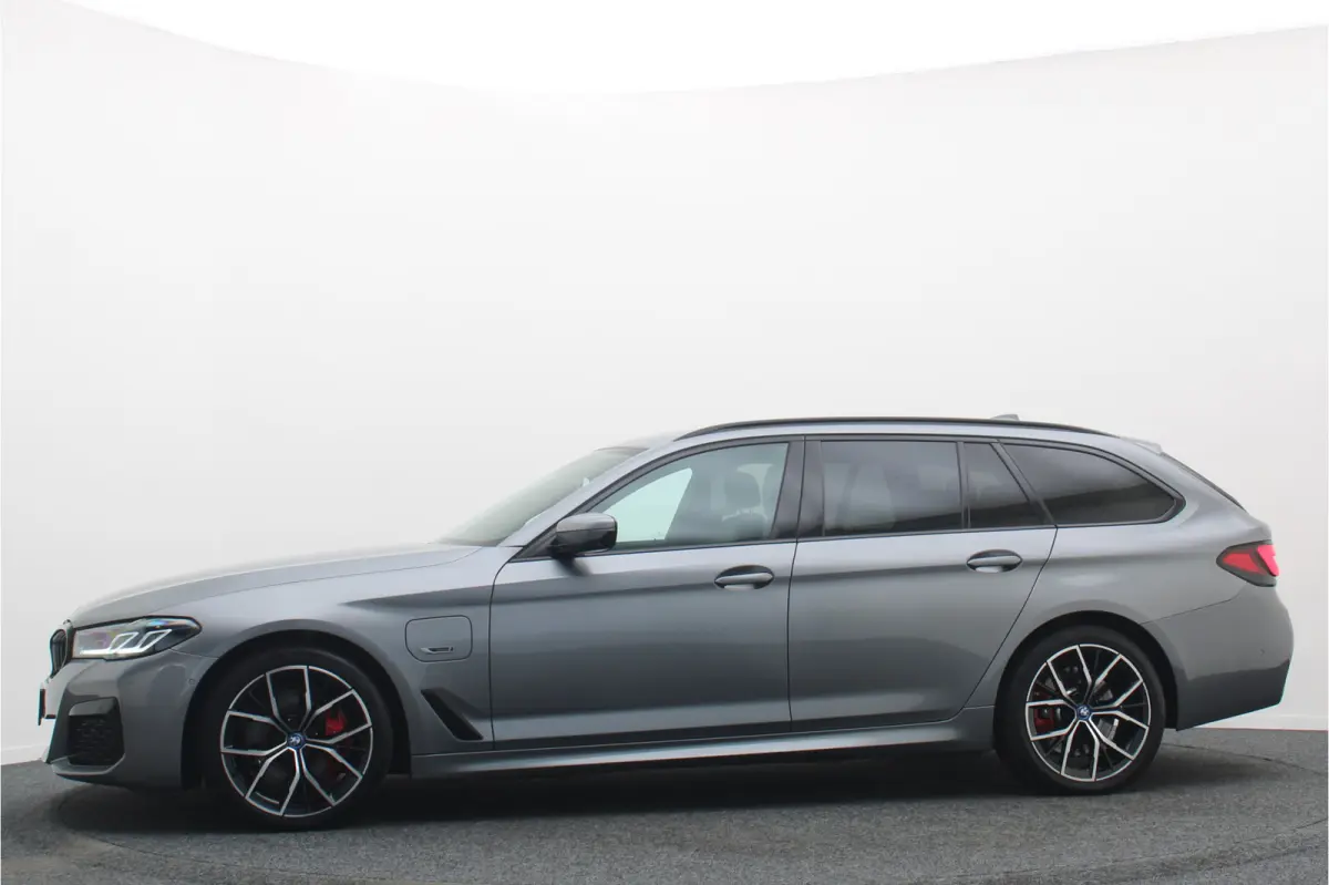 530e M Sport Edition Leer, Soft-Close, 360° Camera, Head-Up, Stoelverwarming/ventilatie, LED, 19''