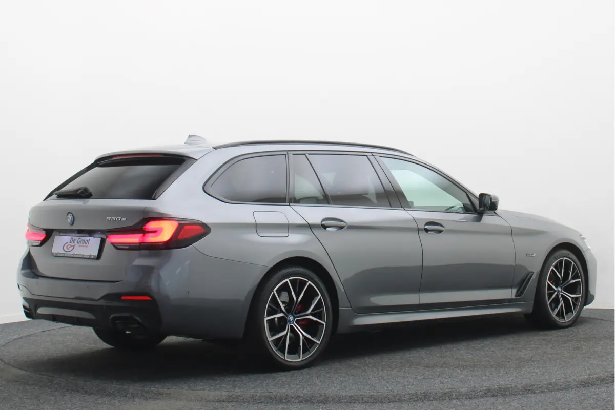 530e M Sport Edition Leer, Soft-Close, 360° Camera, Head-Up, Stoelverwarming/ventilatie, LED, 19''