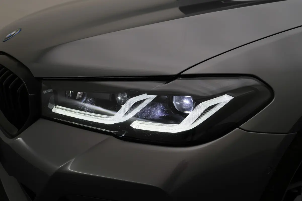 530e M Sport Edition Leer, Soft-Close, 360° Camera, Head-Up, Stoelverwarming/ventilatie, LED, 19''
