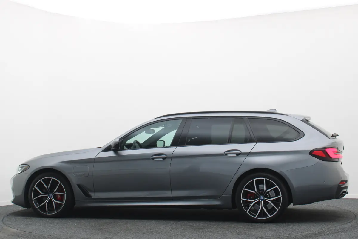 530e M Sport Edition Leer, Soft-Close, 360° Camera, Head-Up, Stoelverwarming/ventilatie, LED, 19''