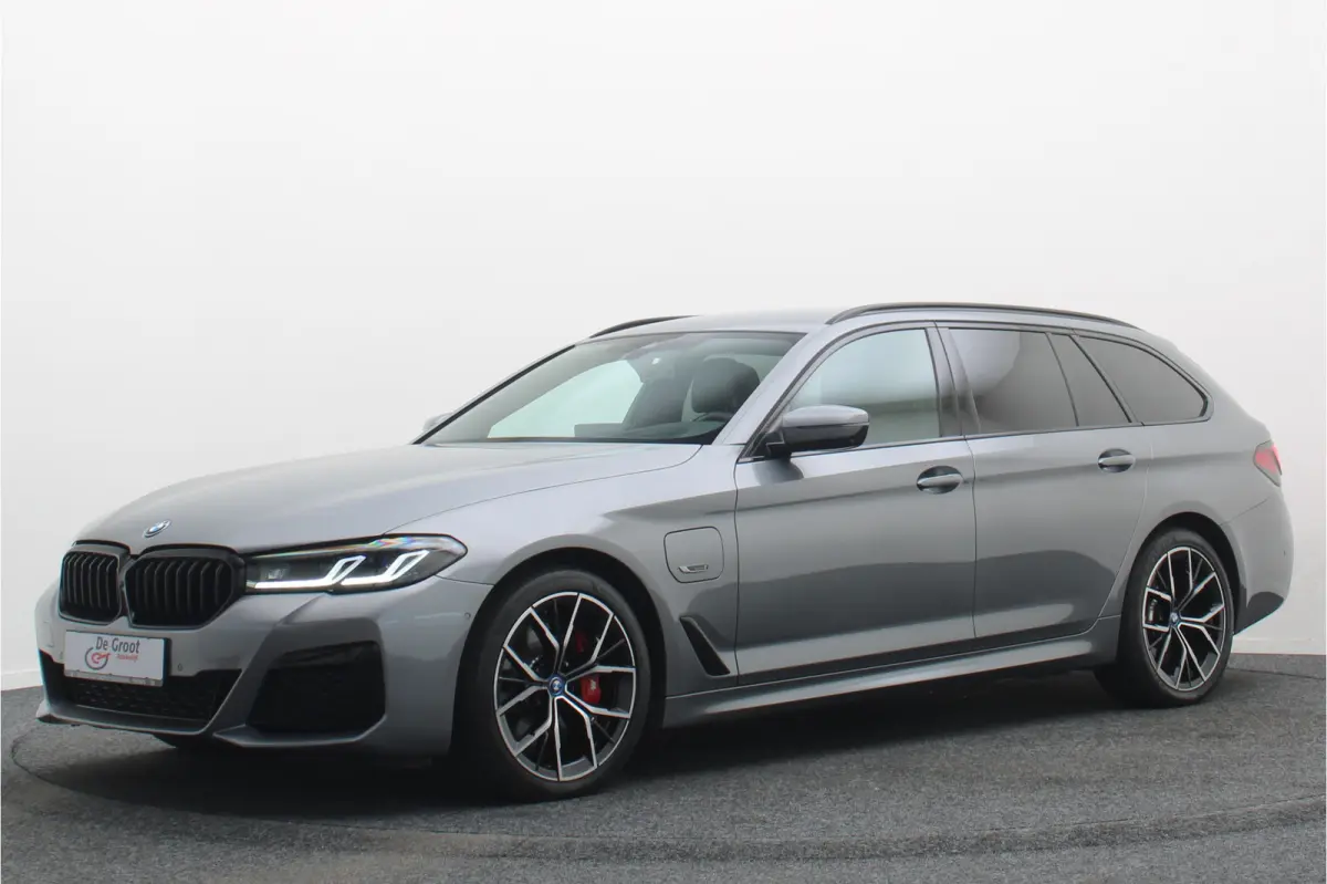 530e M Sport Edition Leer, Soft-Close, 360° Camera, Head-Up, Stoelverwarming/ventilatie, LED, 19''