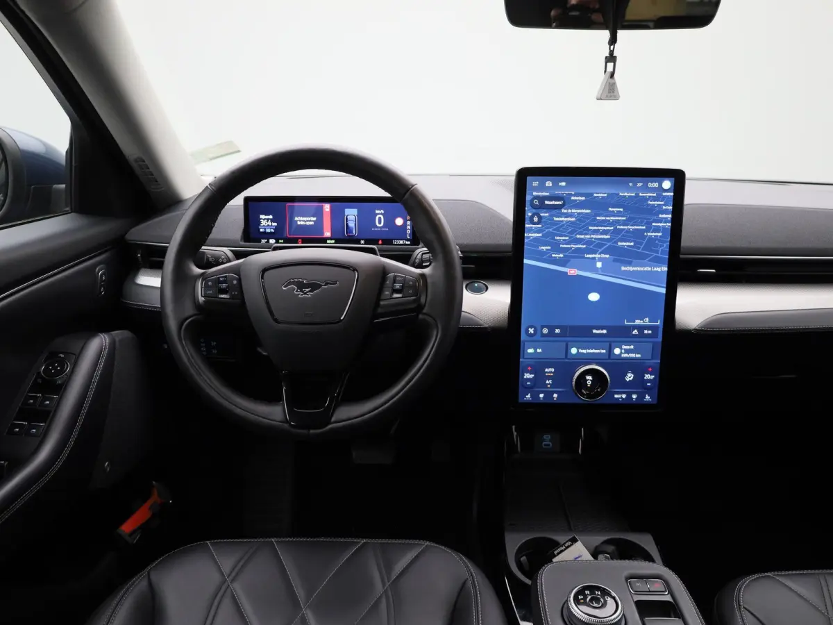 RWD 75 kWh | Apple Carplay/Android Auto | Camera | Cruise Control | Lichtmetalen Velgen |