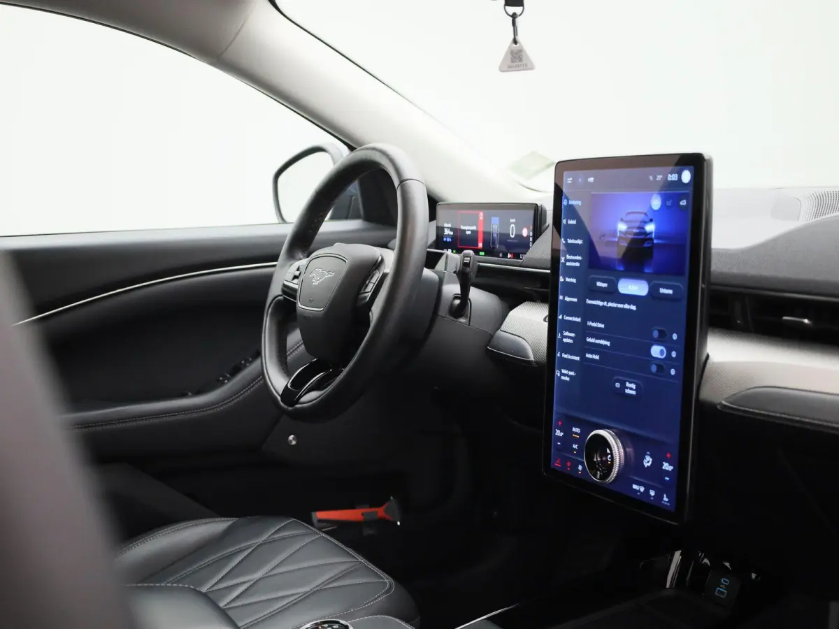 RWD 75 kWh | Apple Carplay/Android Auto | Camera | Cruise Control | Lichtmetalen Velgen |