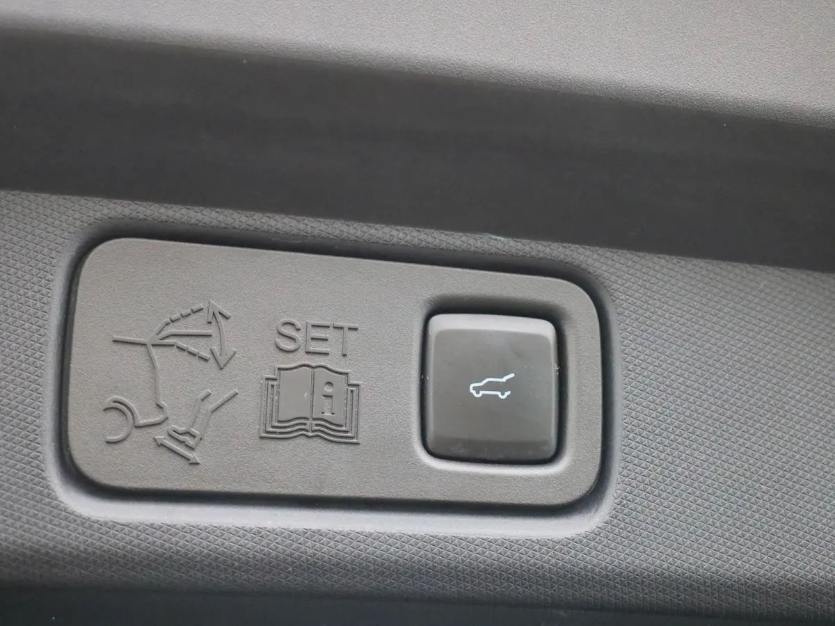 RWD 75 kWh | Apple Carplay/Android Auto | Camera | Cruise Control | Lichtmetalen Velgen |