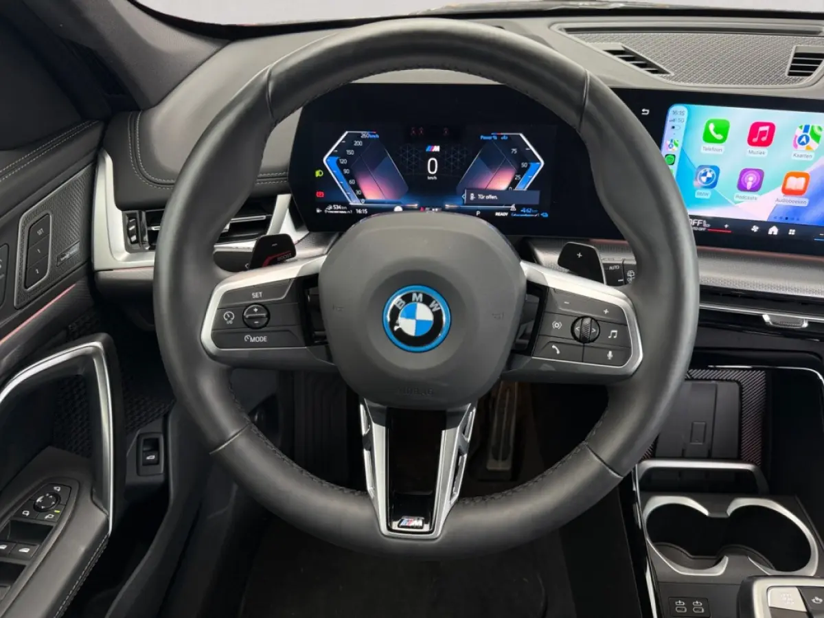 xDrive 30 e M Sport