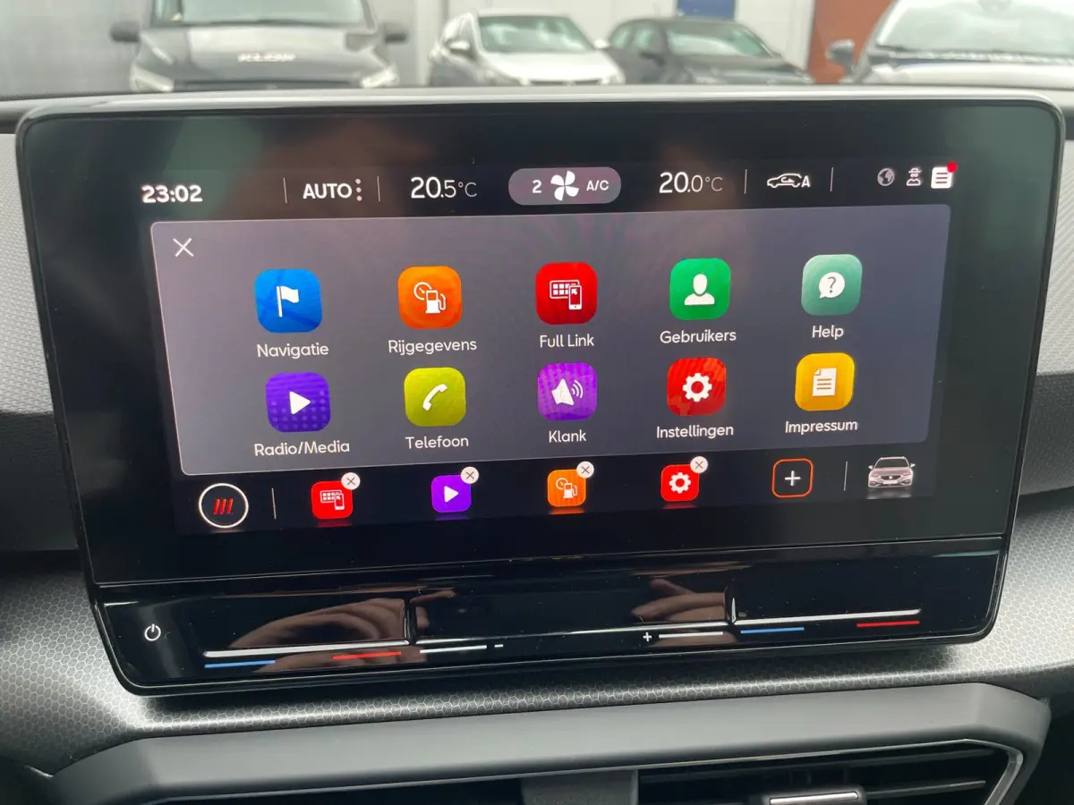 1.0 TSI Style Business Intense
