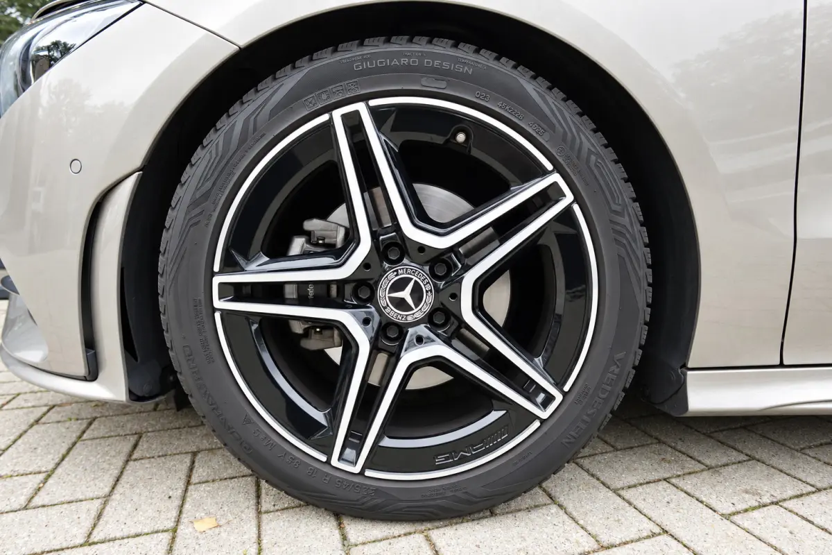 180 AMG PANO CAM SFEER