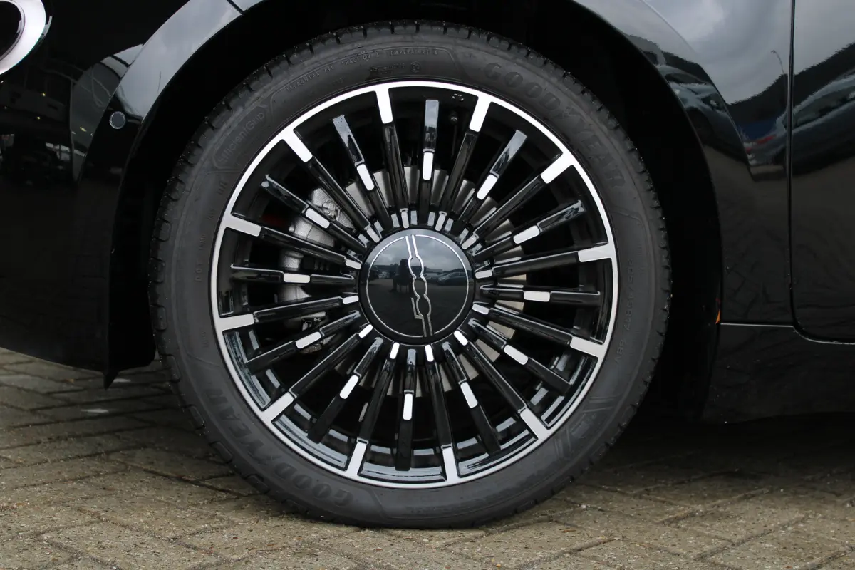 La Prima 42 kWh | Adaptieve cruise control met Stuurhulp | JBL Audio | Dodehoek-detectie | Climate |