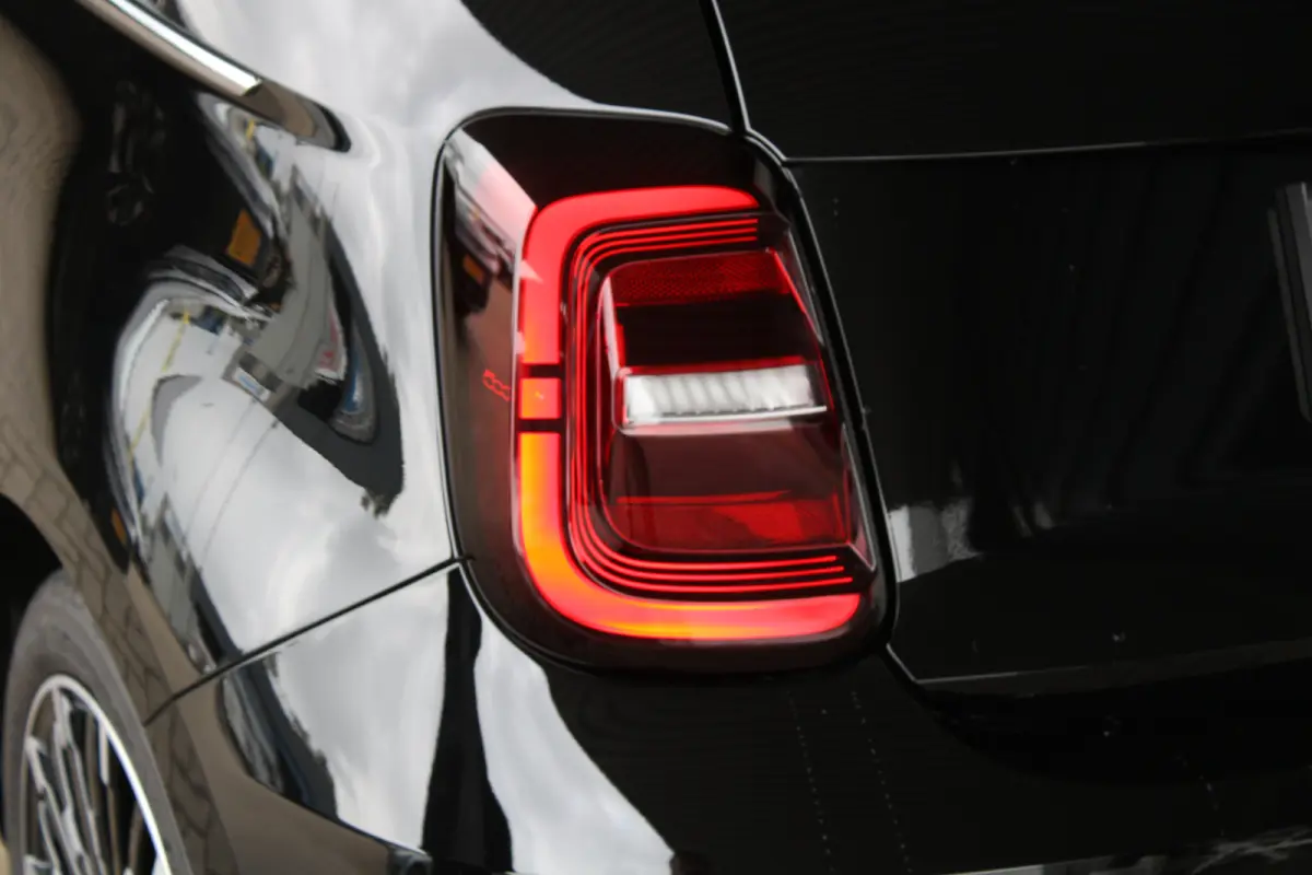 La Prima 42 kWh | Adaptieve cruise control met Stuurhulp | JBL Audio | Dodehoek-detectie | Climate |