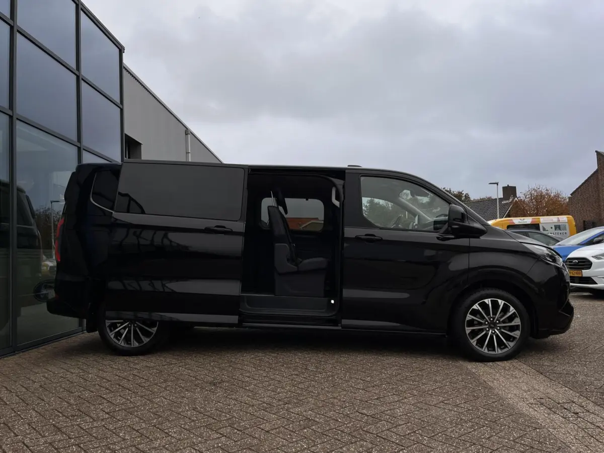Tourneo 340 2.5 PHEV L2H1 Titanium X 233PK VOL leder 8 zitplaatsen verschuif/uitneembare stoelen Adaptieve Cruise Climate 2de rij All Seasons 19" velgen *Compleet*