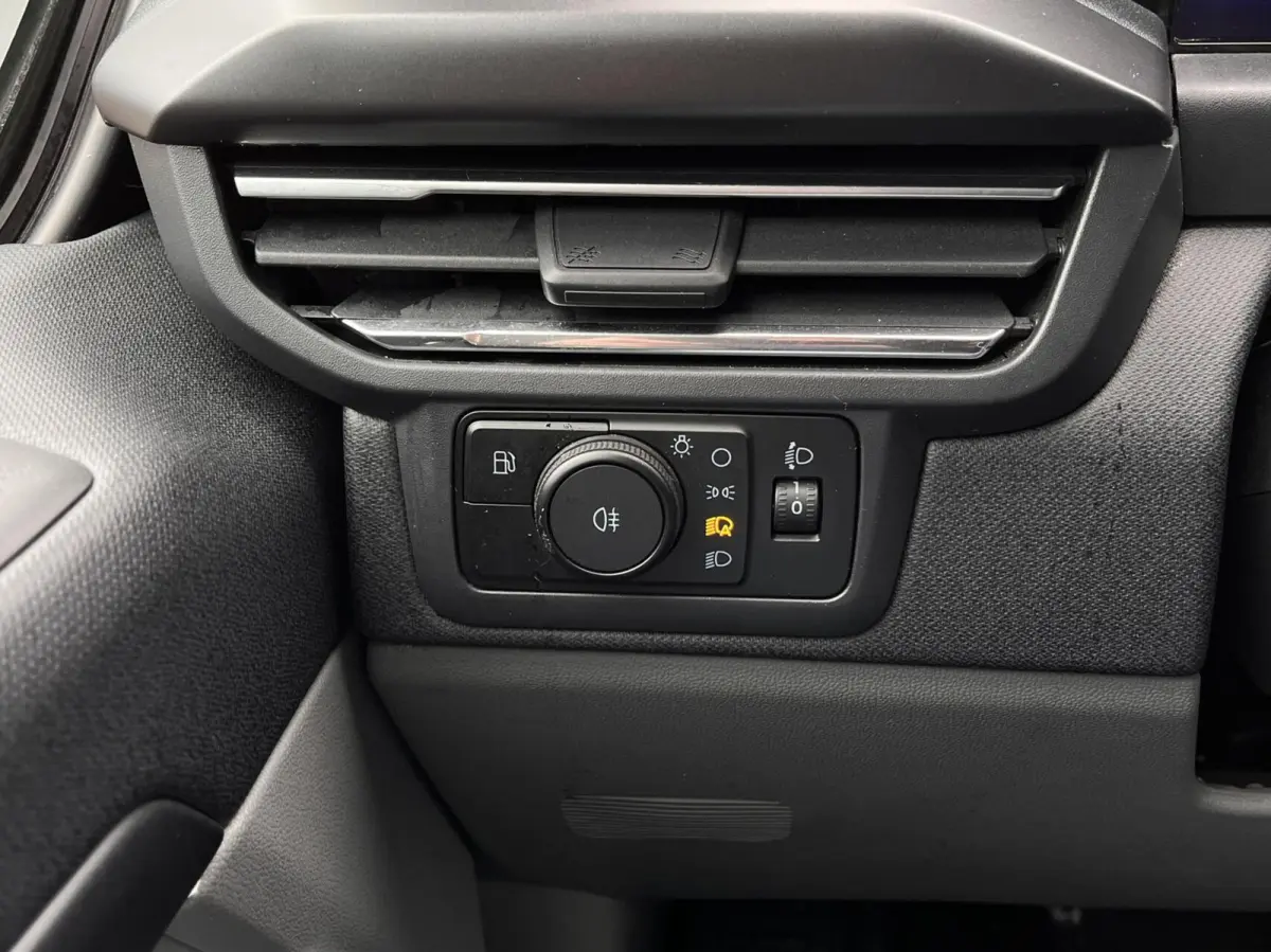 Tourneo 340 2.5 PHEV L2H1 Titanium X 233PK VOL leder 8 zitplaatsen verschuif/uitneembare stoelen Adaptieve Cruise Climate 2de rij All Seasons 19" velgen *Compleet*