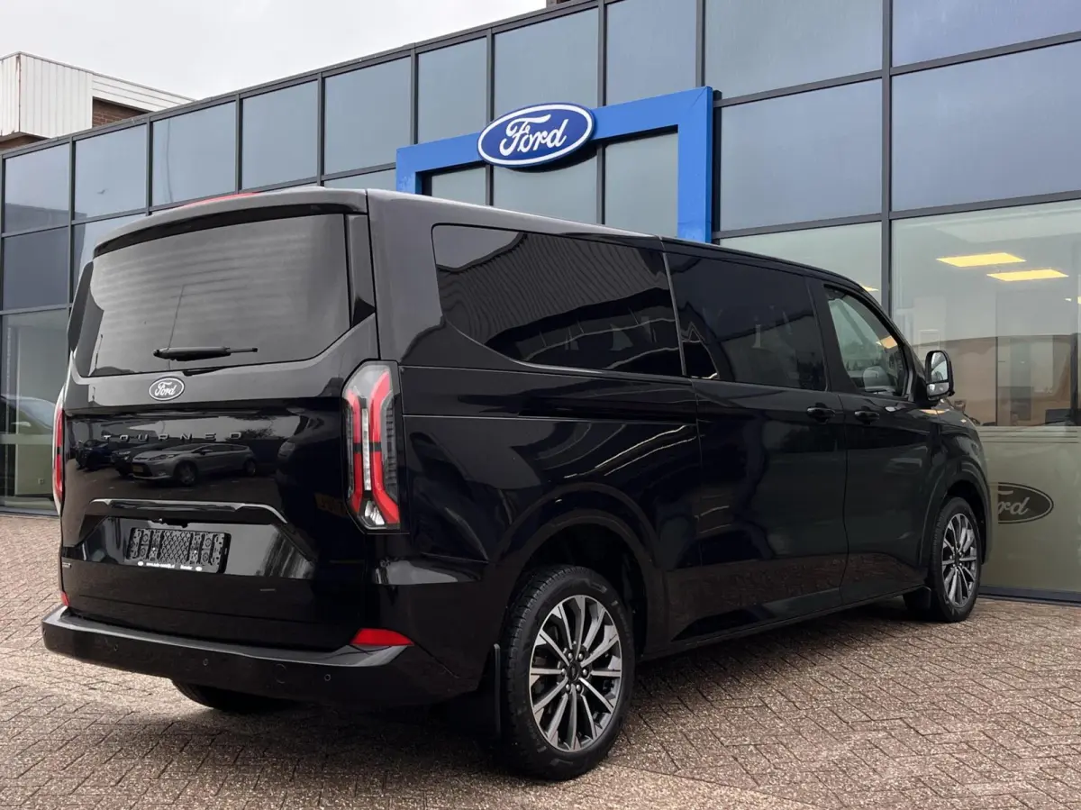 Tourneo 340 2.5 PHEV L2H1 Titanium X 233PK VOL leder 8 zitplaatsen verschuif/uitneembare stoelen Adaptieve Cruise Climate 2de rij All Seasons 19" velgen *Compleet*